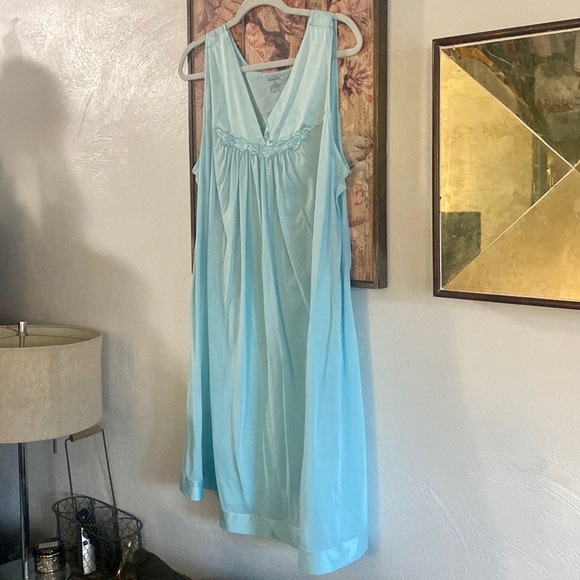 70s 80S VINTAGE VANITY FAIR STRETCH SKY BLUE SILKY MAXI DRESS SLEEP LOUNGEWEAR - Picture 11 of 12